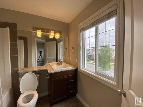 1460 33A Street, Edmonton, AB - Indoor Photo Showing Bathroom