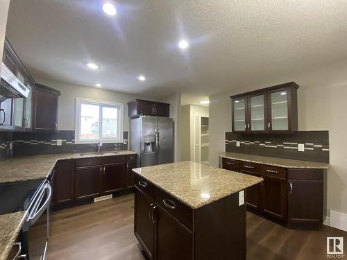 1460 33A Street, Edmonton, AB - Indoor Photo Showing Kitchen