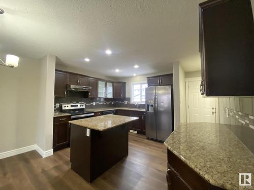 1460 33A Street, Edmonton, AB - Indoor Photo Showing Kitchen