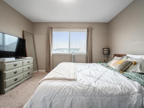 80 Meadowland Crescent, Spruce Grove, AB - Indoor Photo Showing Bedroom