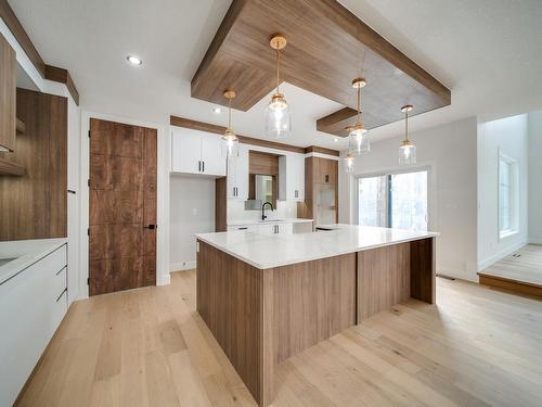 4003 Ginsburg Crescent, Edmonton, AB - Indoor Photo Showing Kitchen