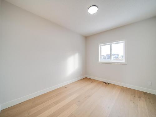 4003 Ginsburg Crescent, Edmonton, AB - Indoor Photo Showing Other Room