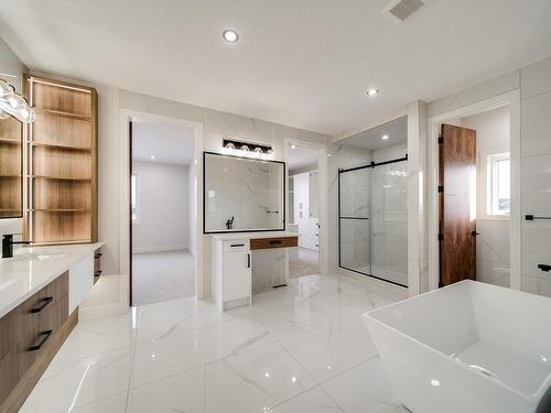 4003 Ginsburg Crescent, Edmonton, AB - Indoor Photo Showing Bathroom