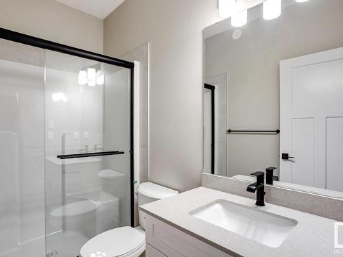 668 Kinglet Boulevard, Edmonton, AB - Indoor Photo Showing Bathroom