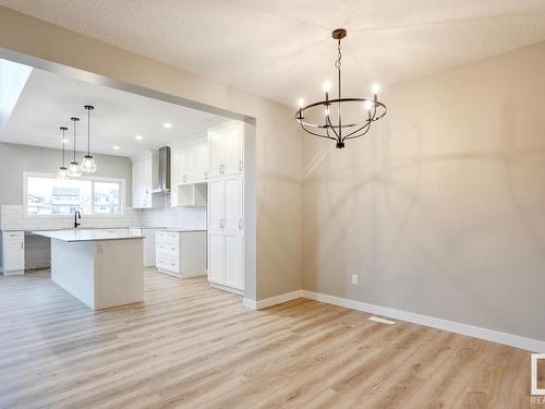 668 Kinglet Boulevard, Edmonton, AB - Indoor Photo Showing Kitchen