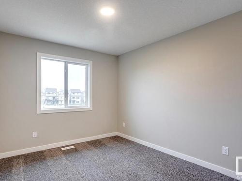 668 Kinglet Boulevard, Edmonton, AB - Indoor Photo Showing Other Room