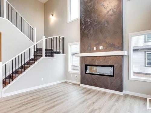 668 Kinglet Boulevard, Edmonton, AB - Indoor With Fireplace