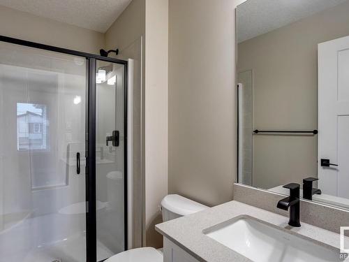 668 Kinglet Boulevard, Edmonton, AB - Indoor Photo Showing Bathroom