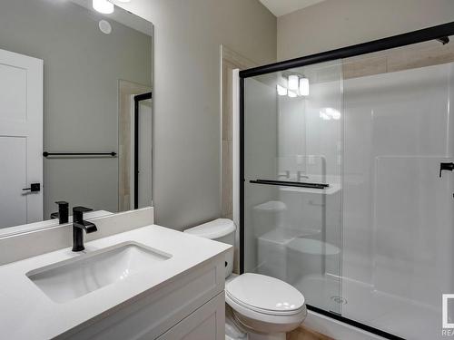 684 Kinglet Boulevard, Edmonton, AB - Indoor Photo Showing Bathroom