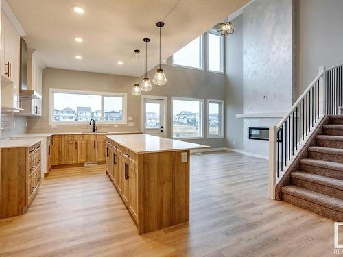 684 Kinglet Boulevard, Edmonton, AB - Indoor Photo Showing Kitchen