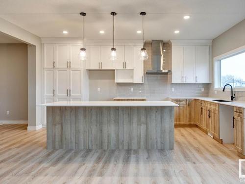 684 Kinglet Boulevard, Edmonton, AB - Indoor Photo Showing Kitchen With Upgraded Kitchen