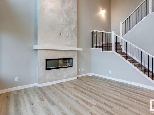 684 Kinglet Boulevard, Edmonton, AB - Indoor With Fireplace