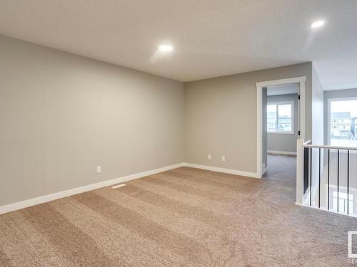 684 Kinglet Boulevard, Edmonton, AB - Indoor Photo Showing Other Room