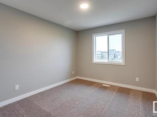 684 Kinglet Boulevard, Edmonton, AB - Indoor Photo Showing Other Room