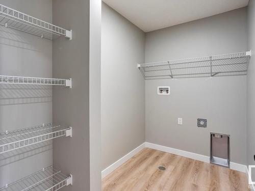 684 Kinglet Boulevard, Edmonton, AB - Indoor With Storage