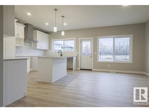 17505 62A Street, Edmonton, AB - Indoor Photo Showing Kitchen With Upgraded Kitchen