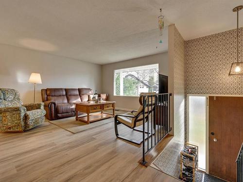 16 Beacon Crescent, St. Albert, AB - Indoor Photo Showing Living Room