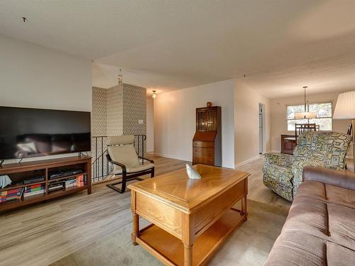 16 Beacon Crescent, St. Albert, AB - Indoor Photo Showing Living Room