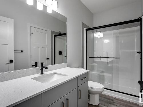 1237 16A Avenue, Edmonton, AB - Indoor Photo Showing Bathroom