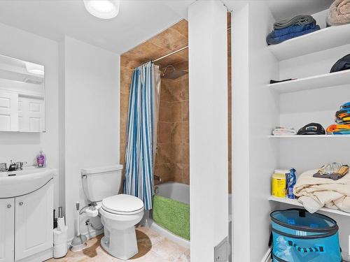 4311 38 Street, Edmonton, AB - Indoor Photo Showing Bathroom