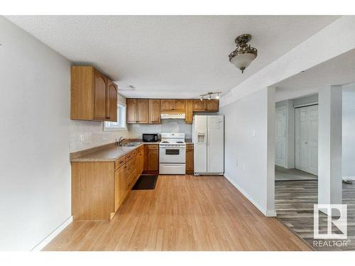 11412 162 Avenue, Edmonton, AB - Indoor Photo Showing Kitchen With Double Sink