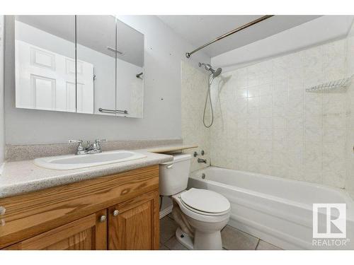 11412 162 Avenue, Edmonton, AB - Indoor Photo Showing Bathroom