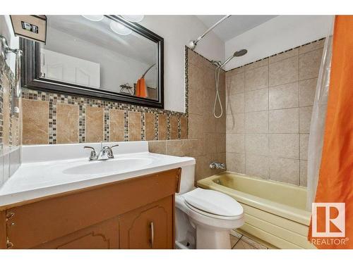 11412 162 Avenue, Edmonton, AB - Indoor Photo Showing Bathroom