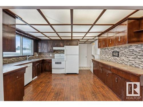 11412 162 Avenue, Edmonton, AB - Indoor Photo Showing Kitchen