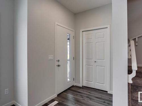 1643 16 Avenue, Edmonton, AB - Indoor Photo Showing Other Room