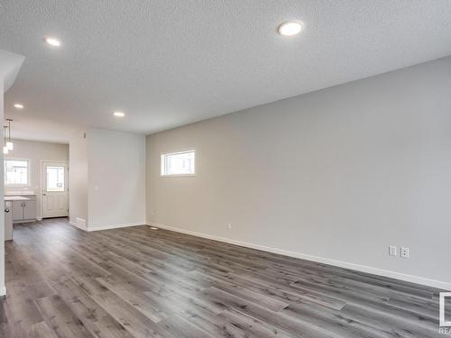 1643 16 Avenue, Edmonton, AB - Indoor Photo Showing Other Room