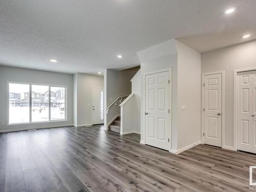 1643 16 Avenue, Edmonton, AB - Indoor Photo Showing Other Room