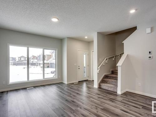 1643 16 Avenue, Edmonton, AB - Indoor Photo Showing Other Room