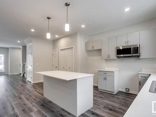 1643 16 Avenue, Edmonton, AB - Indoor Photo Showing Kitchen