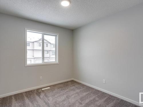 1643 16 Avenue, Edmonton, AB - Indoor Photo Showing Other Room