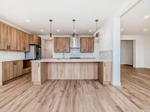 5828 Kootook Link, Edmonton, AB - Indoor Photo Showing Kitchen