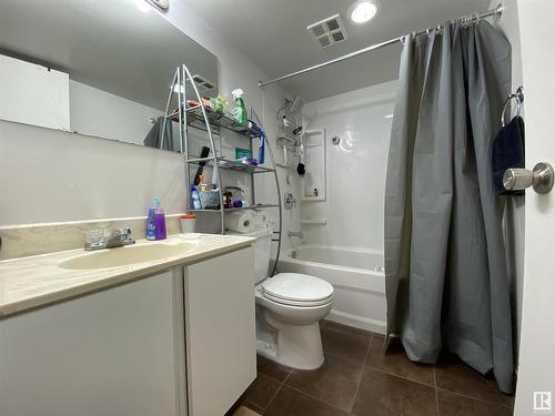 6928 21 Avenue, Edmonton, AB - Indoor Photo Showing Bathroom