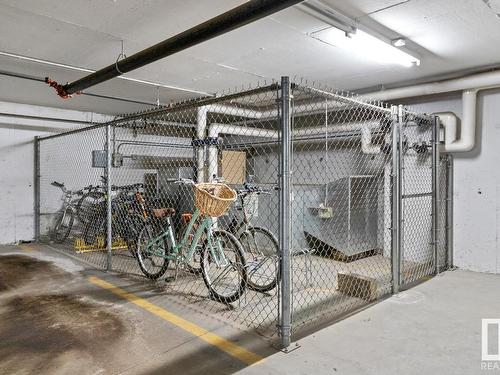 201 9803 96A Street, Edmonton, AB - Indoor Photo Showing Garage