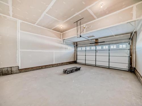 3320 168 Street, Edmonton, AB - Indoor Photo Showing Garage