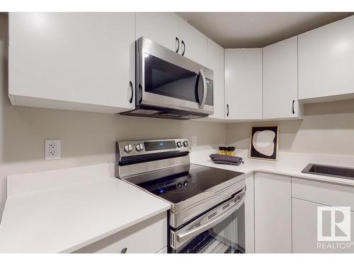 17736 63 Street, Edmonton, AB - Indoor Photo Showing Kitchen