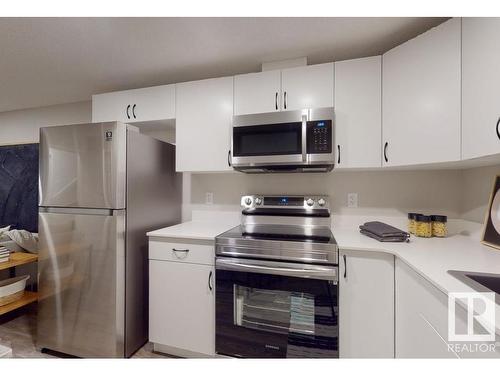 17736 63 Street, Edmonton, AB - Indoor Photo Showing Kitchen