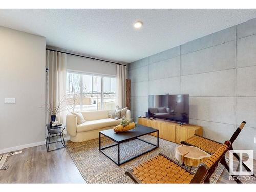 17736 63 Street, Edmonton, AB - Indoor Photo Showing Living Room