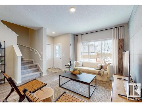 17736 63 Street, Edmonton, AB - Indoor Photo Showing Living Room