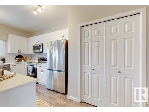 17736 63 Street, Edmonton, AB - Indoor Photo Showing Kitchen