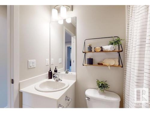 17736 63 Street, Edmonton, AB - Indoor Photo Showing Bathroom