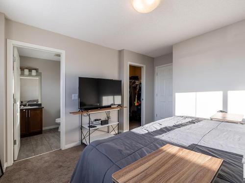 6822 21A Avenue, Edmonton, AB - Indoor Photo Showing Bedroom