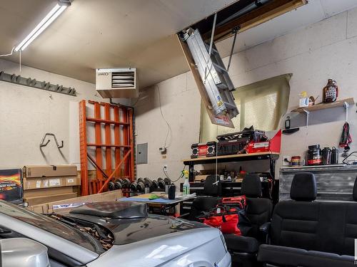 6822 21A Avenue, Edmonton, AB - Indoor Photo Showing Garage