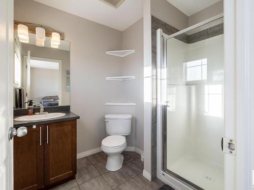 6822 21A Avenue, Edmonton, AB - Indoor Photo Showing Bathroom