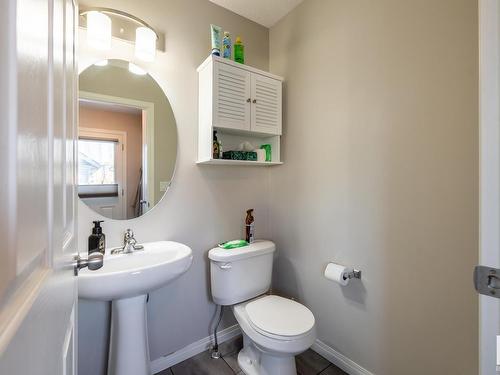 6822 21A Avenue, Edmonton, AB - Indoor Photo Showing Bathroom