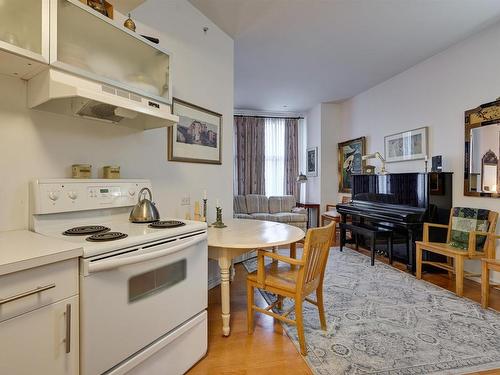 901 10134 100 Street, Edmonton, AB - Indoor Photo Showing Kitchen