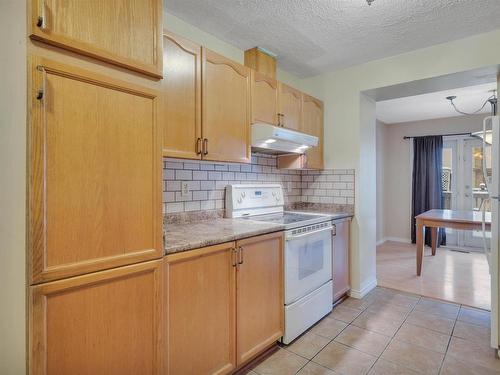 25 14717 34 Street, Edmonton, AB - Indoor Photo Showing Kitchen